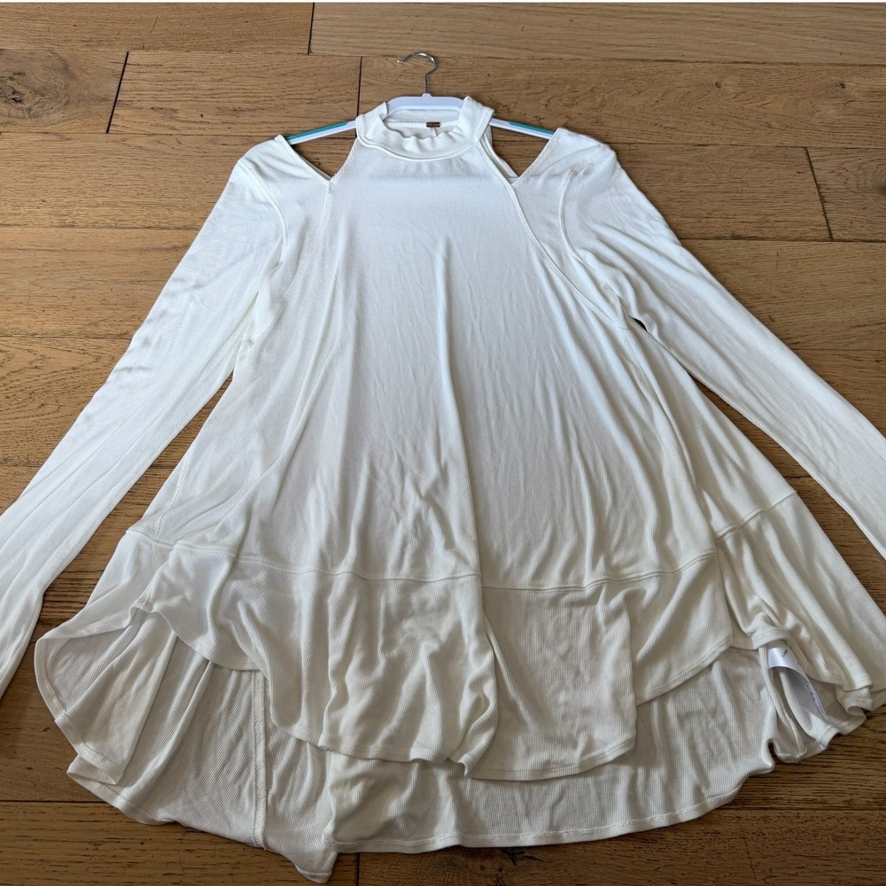Free‎ People Downtown Girl Ivory Ribbed Cold Shoulder Tunic Top Top Size: Large